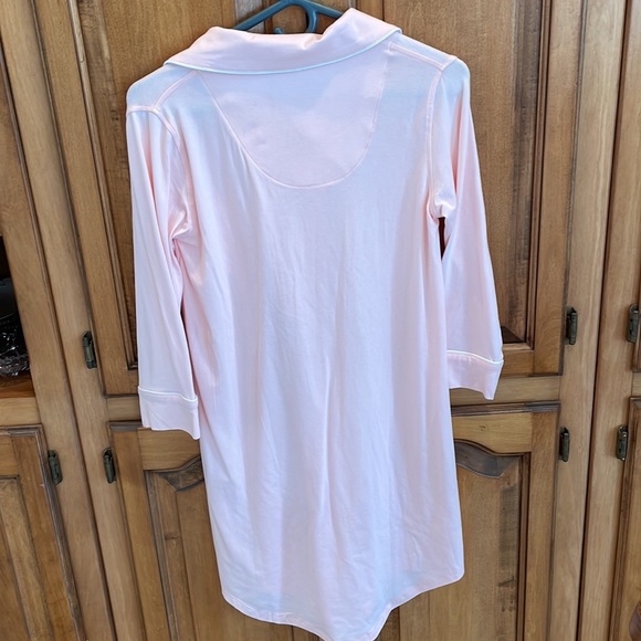 NWOT pink night gown with from pocket. Supper comfy with front buttons. Size XS - Picture 2 of 2